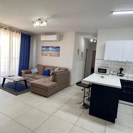 Apartment Bright And Modern 2 Bedroom